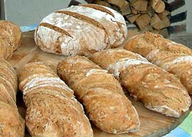 Wurzelbrot aus dem Brotbackofen